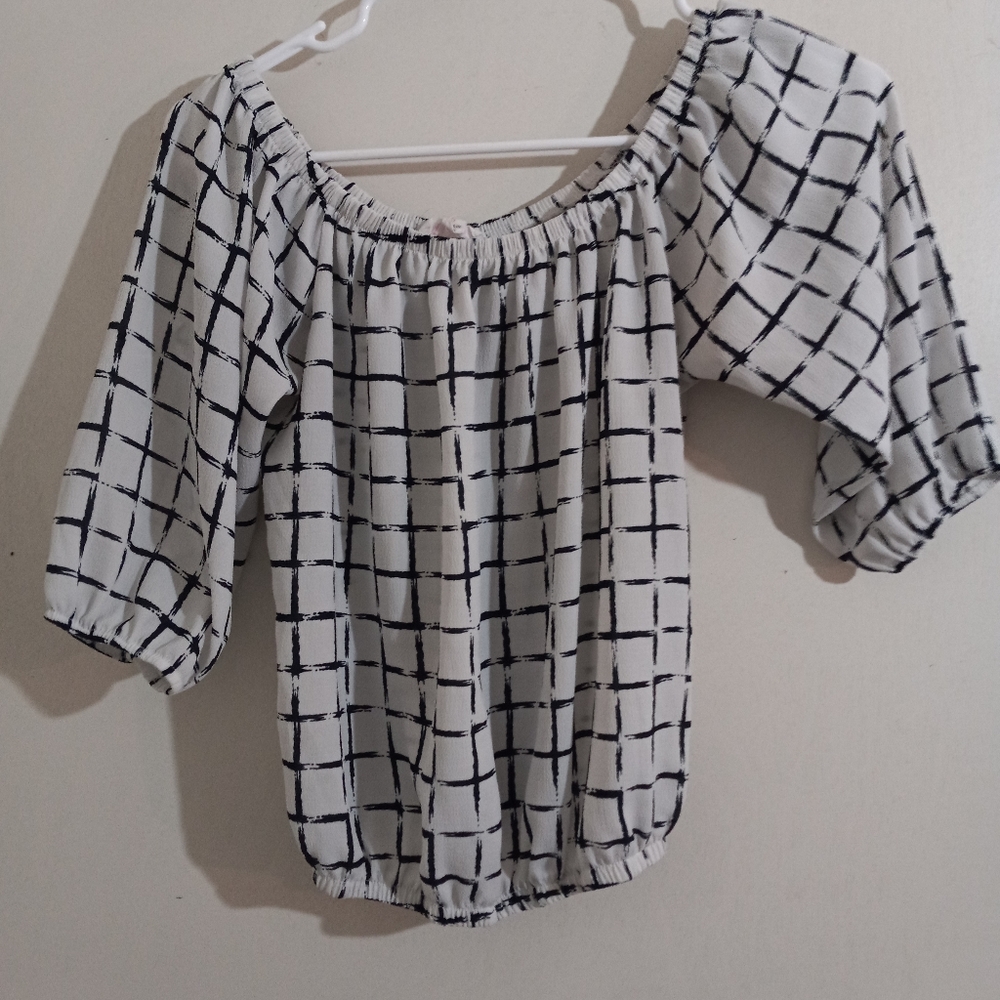 Clothes - Picture 6 of 16